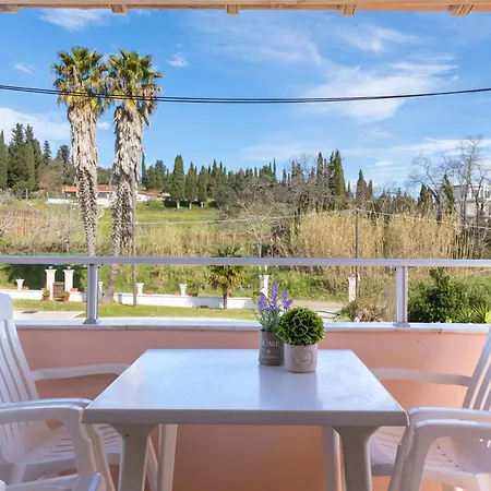 Nikos Pool - Upper Floor Aparthotel 3*