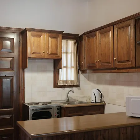 Nikos Pool - Upper Floor Aparthotel 3*