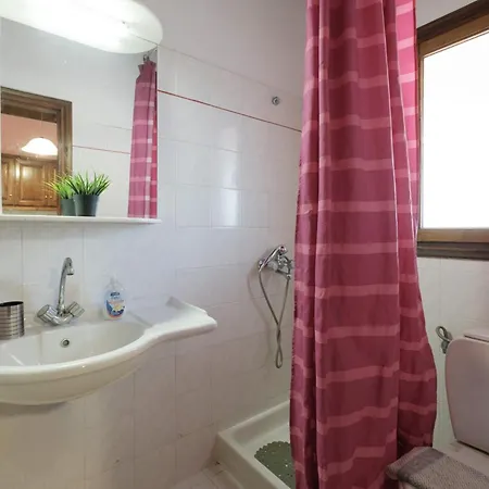 Nikos - Dimitris Pool 3* סידריון